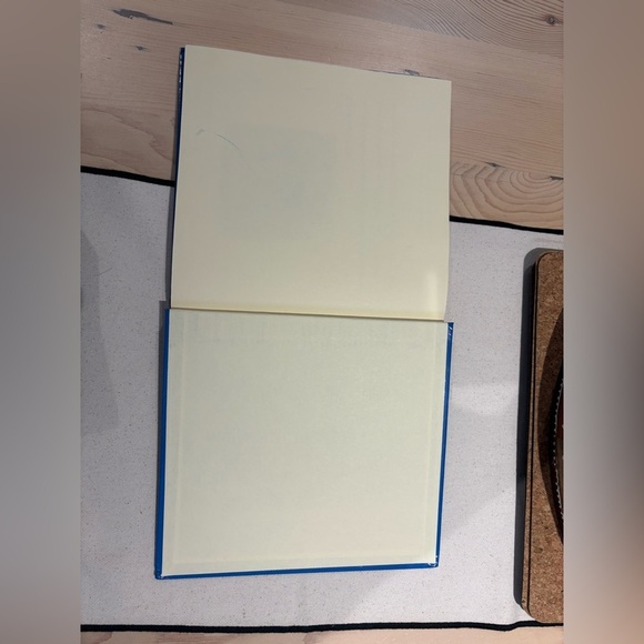 First Edition - DISNEY STORYBOOK - Picture 3 of 3